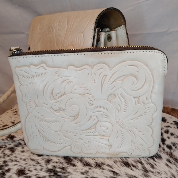 Patricia Nash Sanabria White Waxed Tooled Cream & Tan Satchel NWOT - Picture 16 of 16